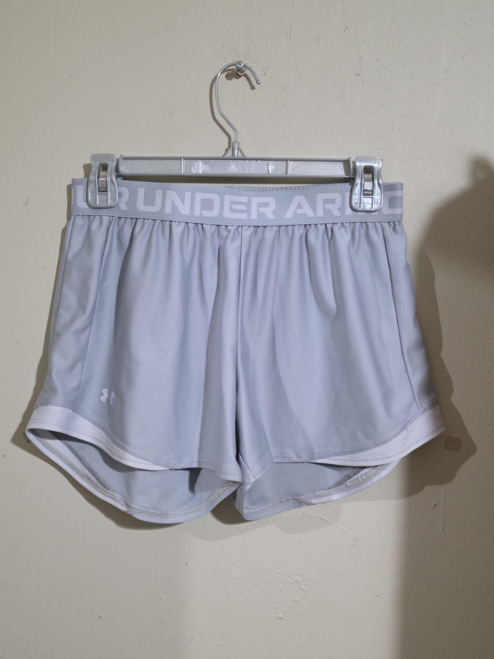 Womens Under Armour Women’s Light Gray Athletic Shorts Used Size S